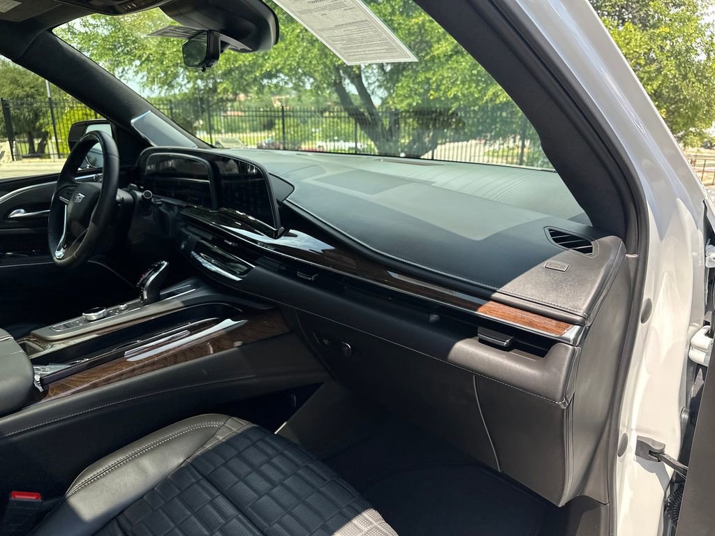 Used 2023 Cadillac Escalade Sport Platinum w/ LPO, ONYX Package AWD/4WD image 36