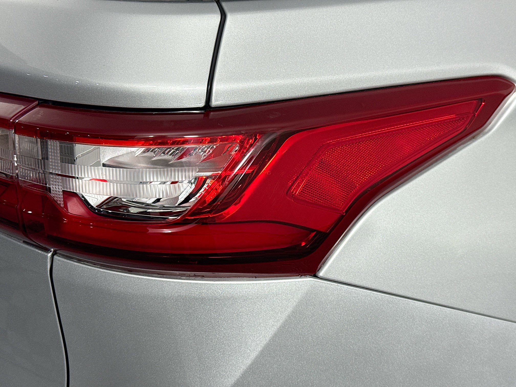 Used 2020 Chevrolet Traverse LS image 33