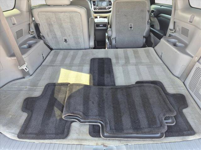 Used 2014 Toyota Highlander XLE AWD/4WD image 6