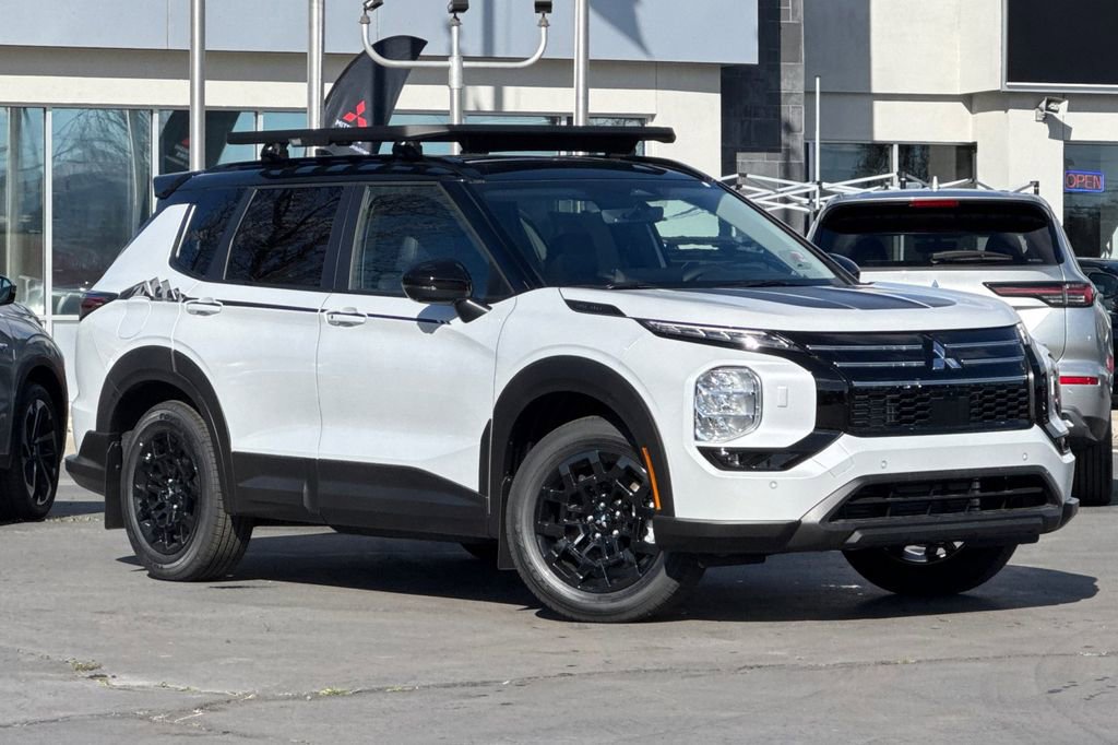 New 2026 Mitsubishi Outlander AWD image 2