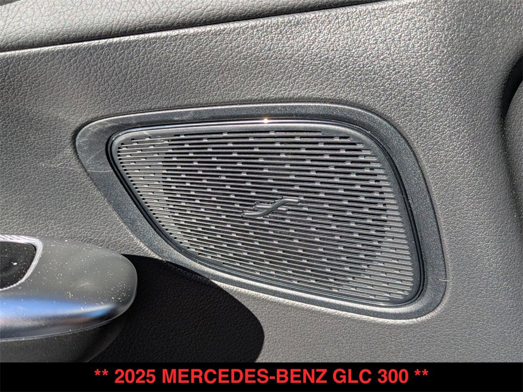 Used 2025 Mercedes-Benz GLC 300 GLC 300 image 9