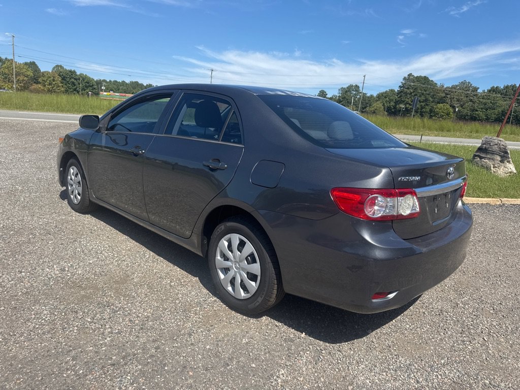 Used 2013 Toyota Corolla L FWD image 3