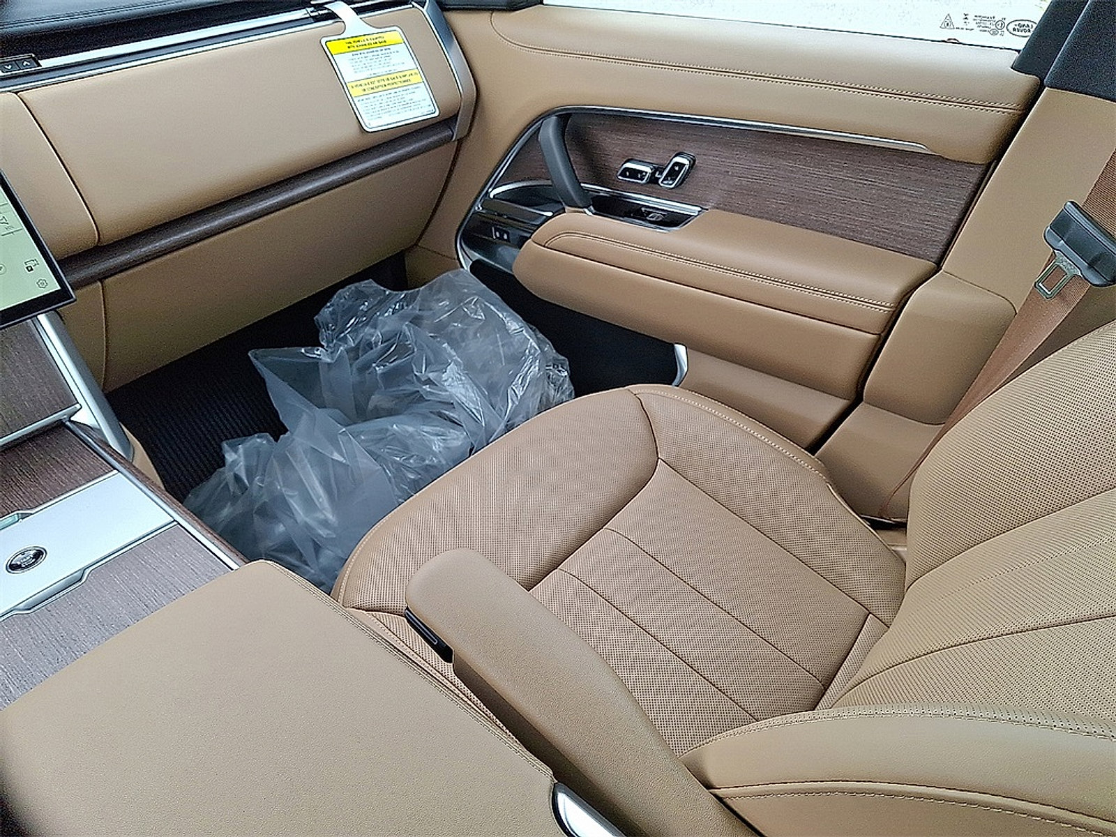 New 2025 Land Rover Range Rover SE image 19