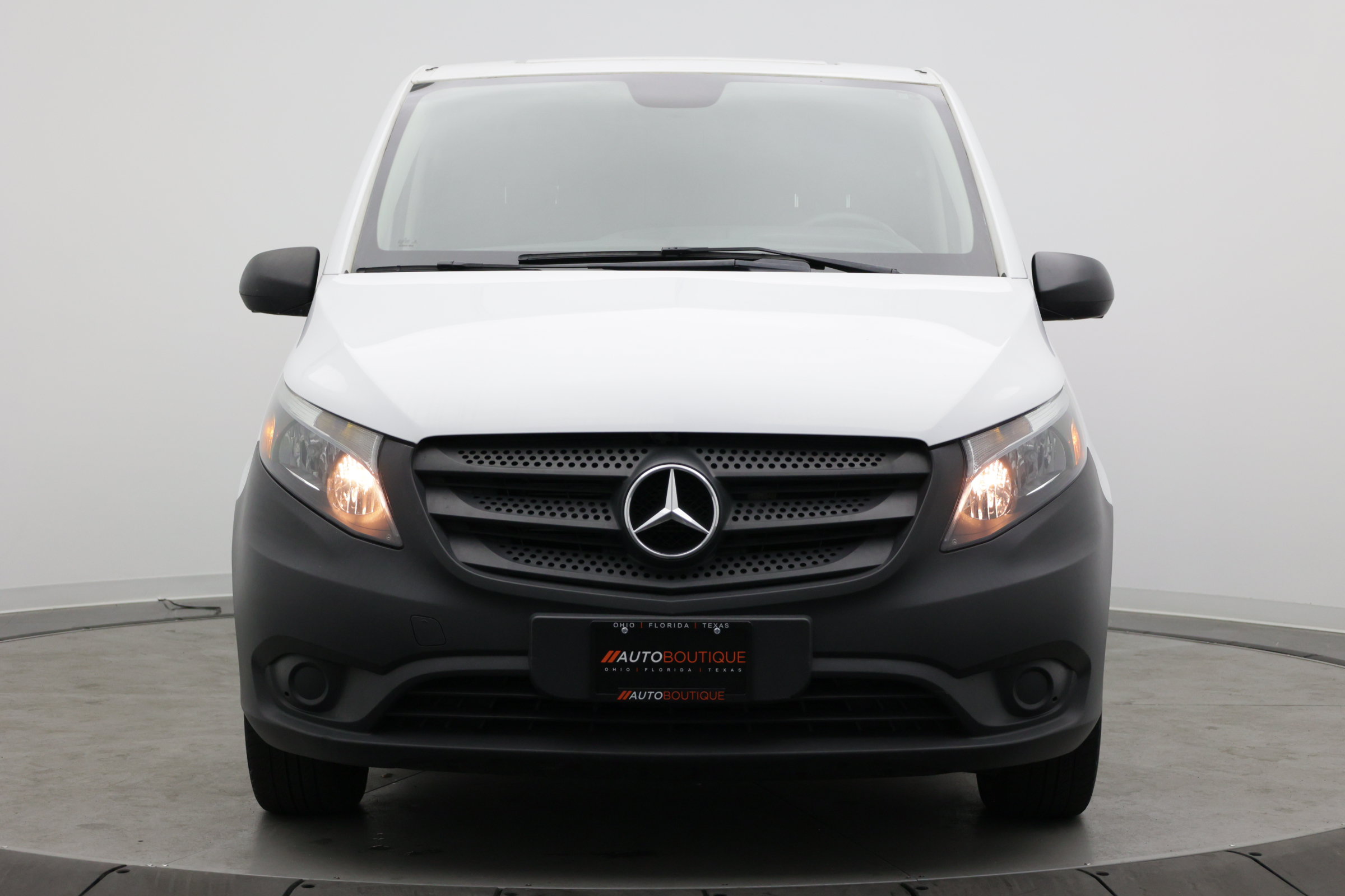 Used 2018 Mercedes-Benz Metris image 2