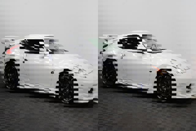 Used 2016 Nissan 370Z w/ Sport Package image 4