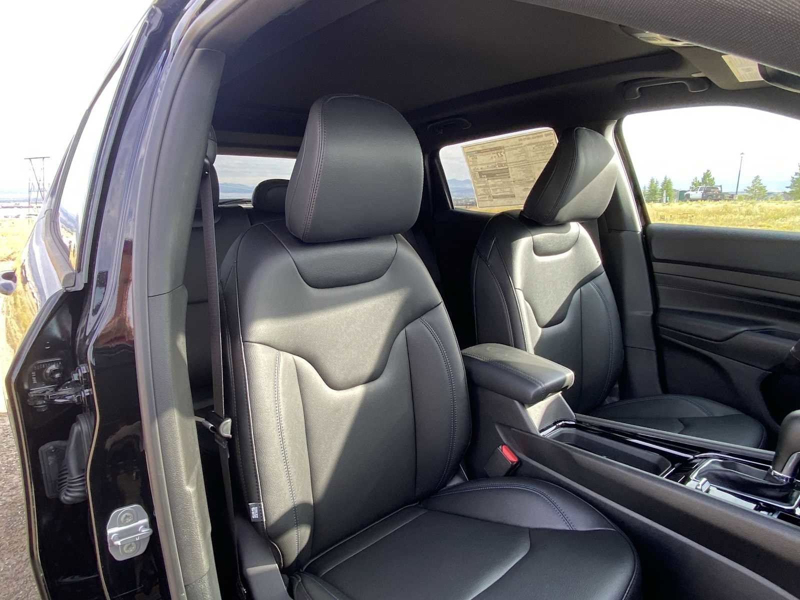 New 2025 Jeep Compass Limited w/ Sun & Sound Group image 17