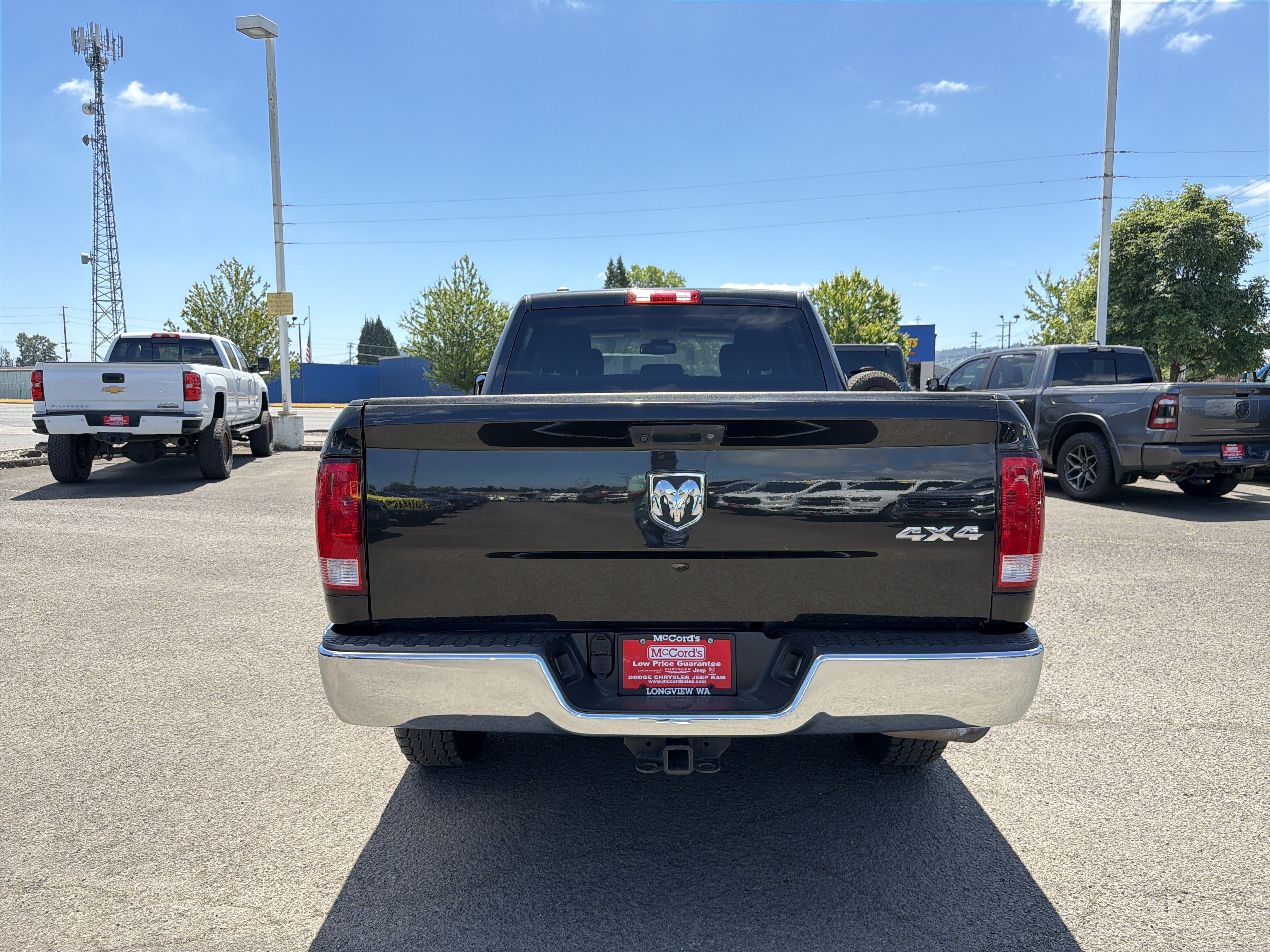 Used 2018 RAM 1500 ST w/ SXT Appearance Group AWD/4WD image 4