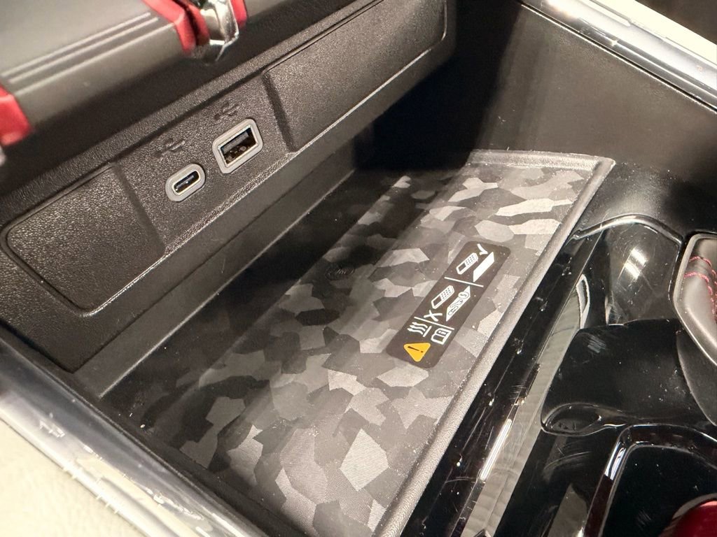 Used 2024 GMC Canyon AT4X image 39