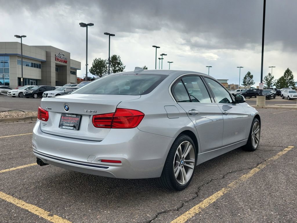 Used 2018 BMW 330i xDrive Sedan image 4
