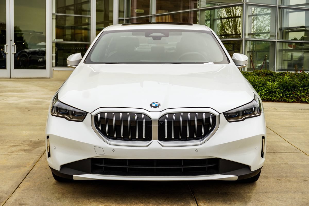 Used 2026 BMW 530i xDrive w/ Premium Package AWD/4WD image 7