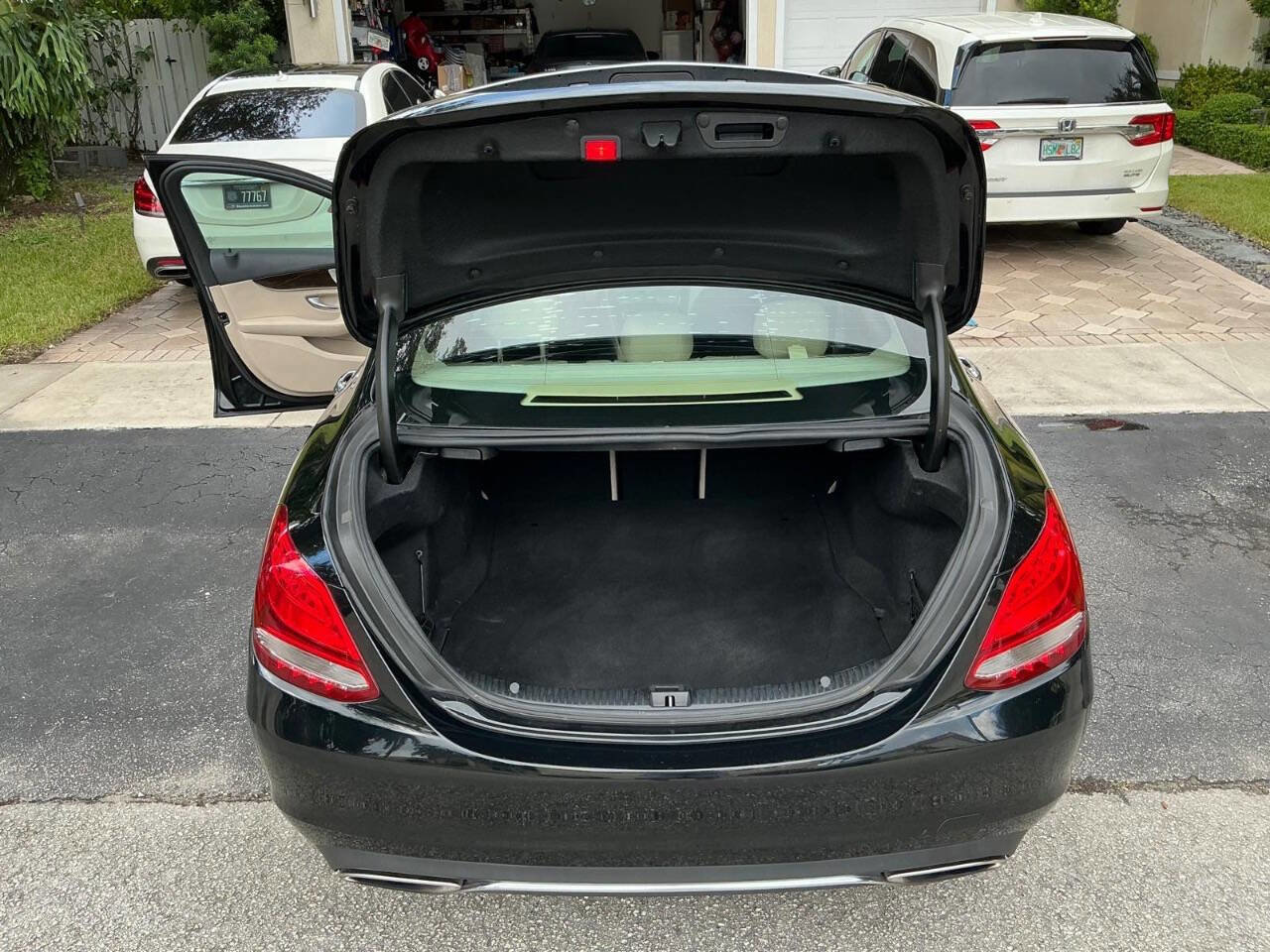 Used 2018 Mercedes-Benz C 300 Sedan image 28