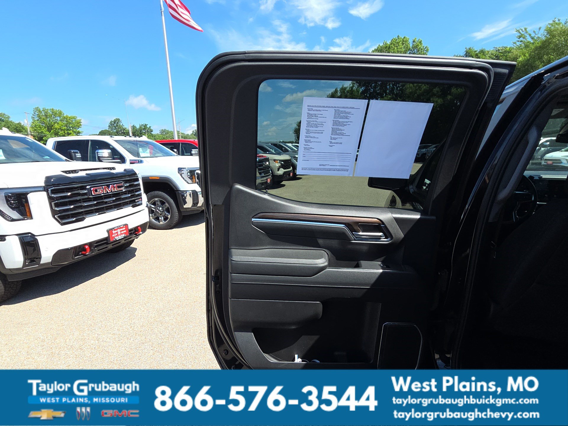 Used 2023 Chevrolet Silverado 1500 LT w/ Protection Package AWD/4WD image 27