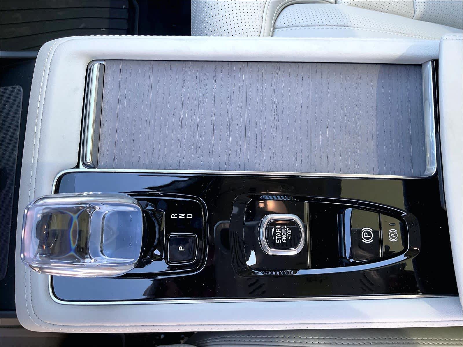 New 2026 Volvo XC90 T8 Ultra w/ Protection Package Premier AWD/4WD image 10