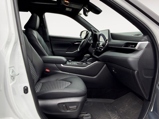 Certified 2024 Toyota Highlander XSE image 15