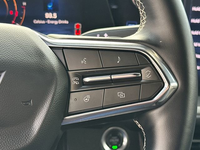 Used 2025 Chevrolet Traverse LT image 31