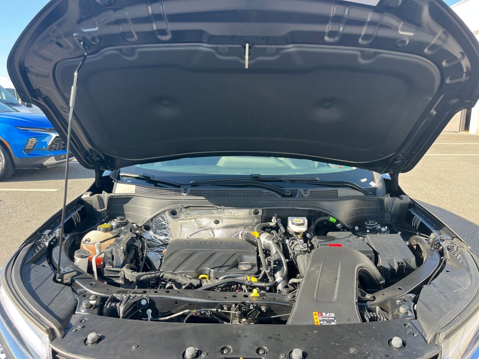 Used 2025 Chevrolet Trax LT FWD image 32