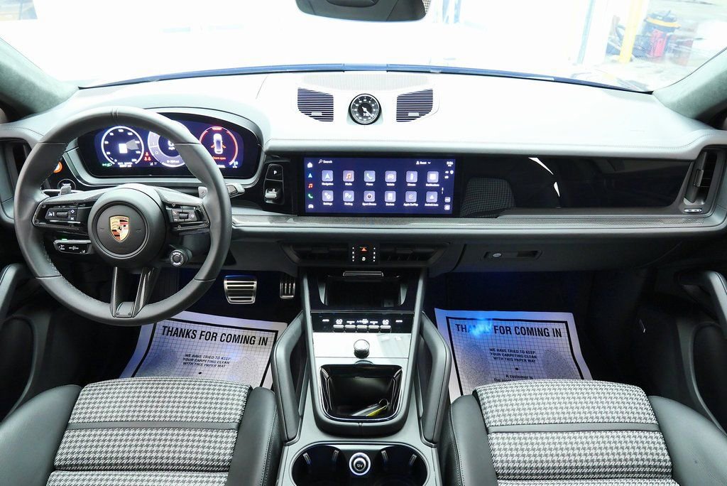 Used 2025 Porsche Cayenne GTS image 23