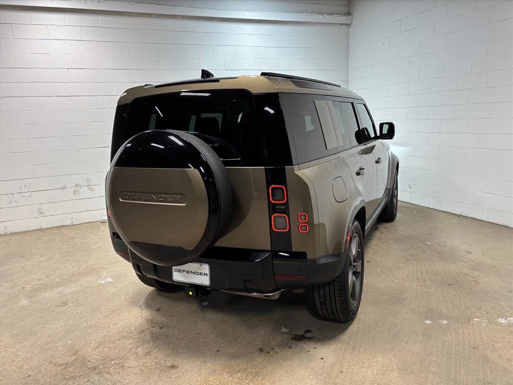 Used 2026 Land Rover Defender 110 S image 7