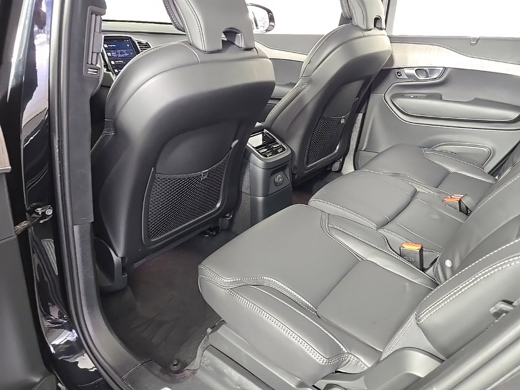 Certified 2024 Volvo XC90 T8 Ultimate w/ Lounge Package image 15
