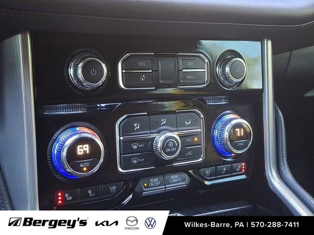 Used 2021 GMC Yukon Denali w/ Denali Premium Package image 19