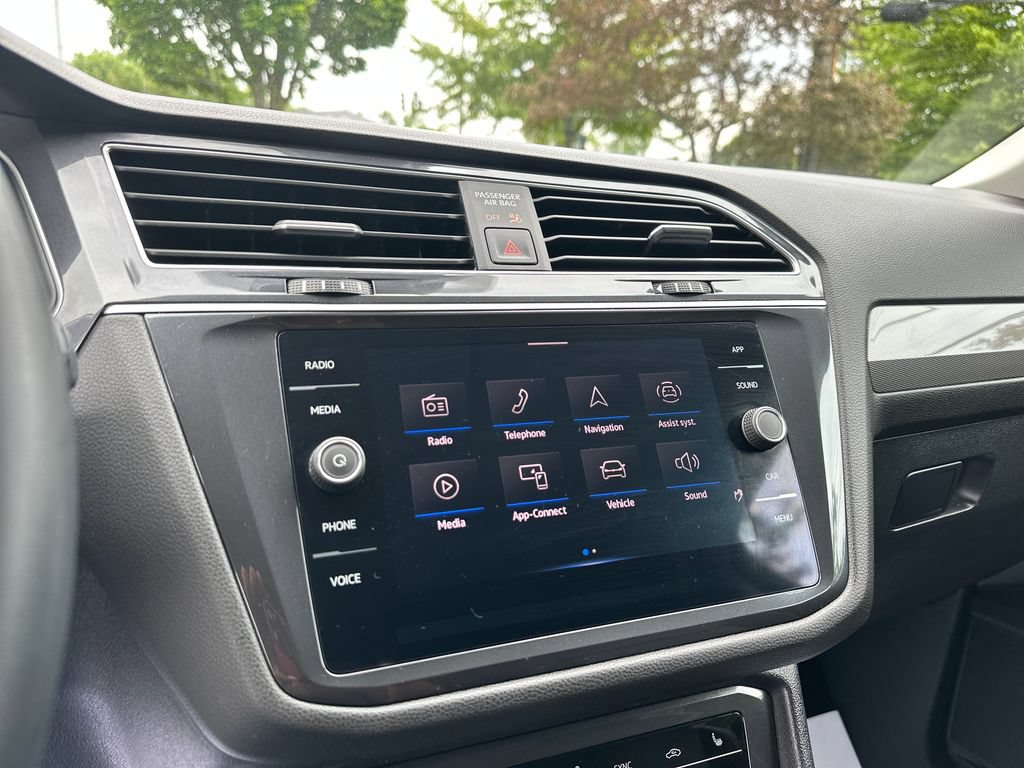 Certified 2024 Volkswagen Tiguan SE AWD/4WD image 14