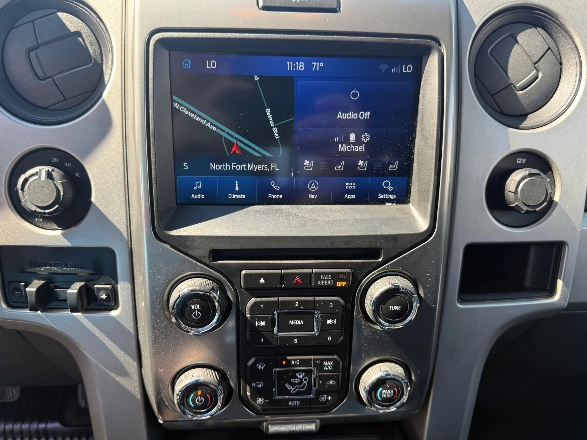 Used 2014 Ford F150 Raptor w/ Equipment Group 801A Luxury AWD/4WD image 12