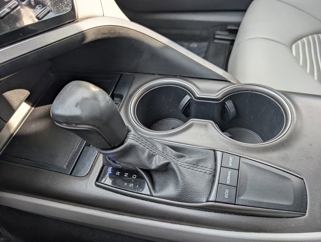 Used 2022 Toyota Camry SE image 28