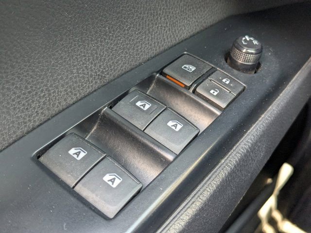 Used 2019 Toyota Camry SE w/ Convenience Package FWD image 22