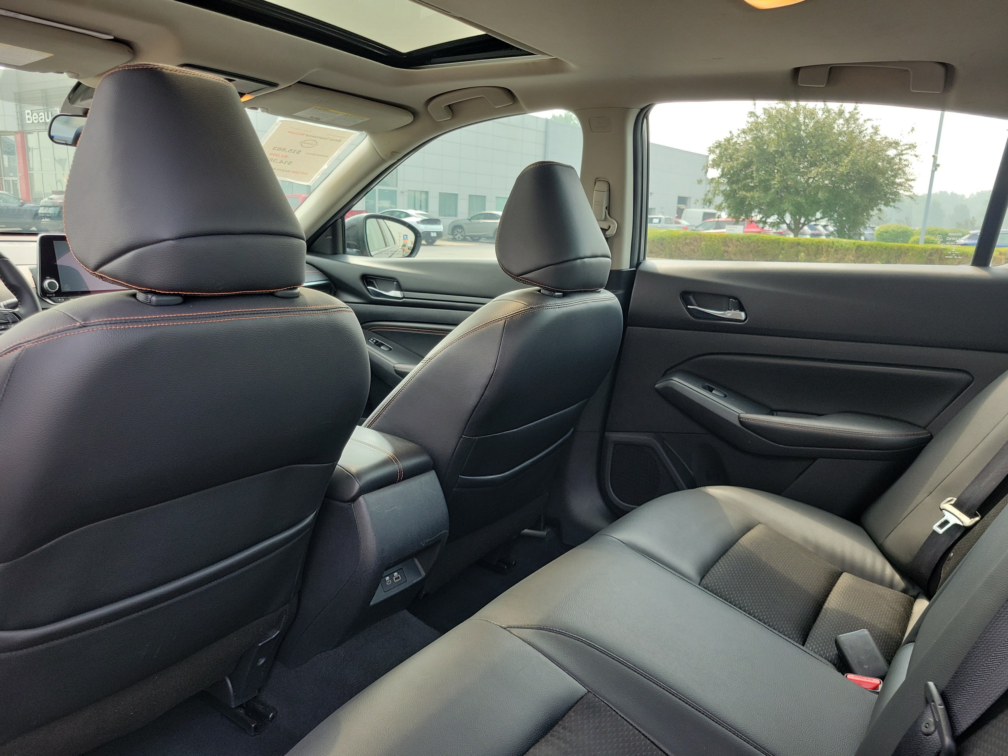 Used 2020 Nissan Altima 2.5 SR w/ Premium Package FWD image 14