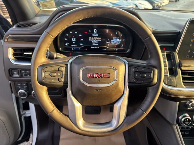 Used 2024 GMC Yukon SLT w/ SLT Premium Package AWD/4WD image 12