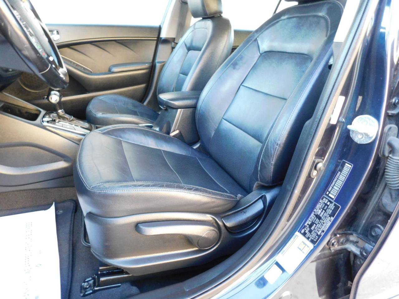 Used 2017 Kia Forte EX image 17