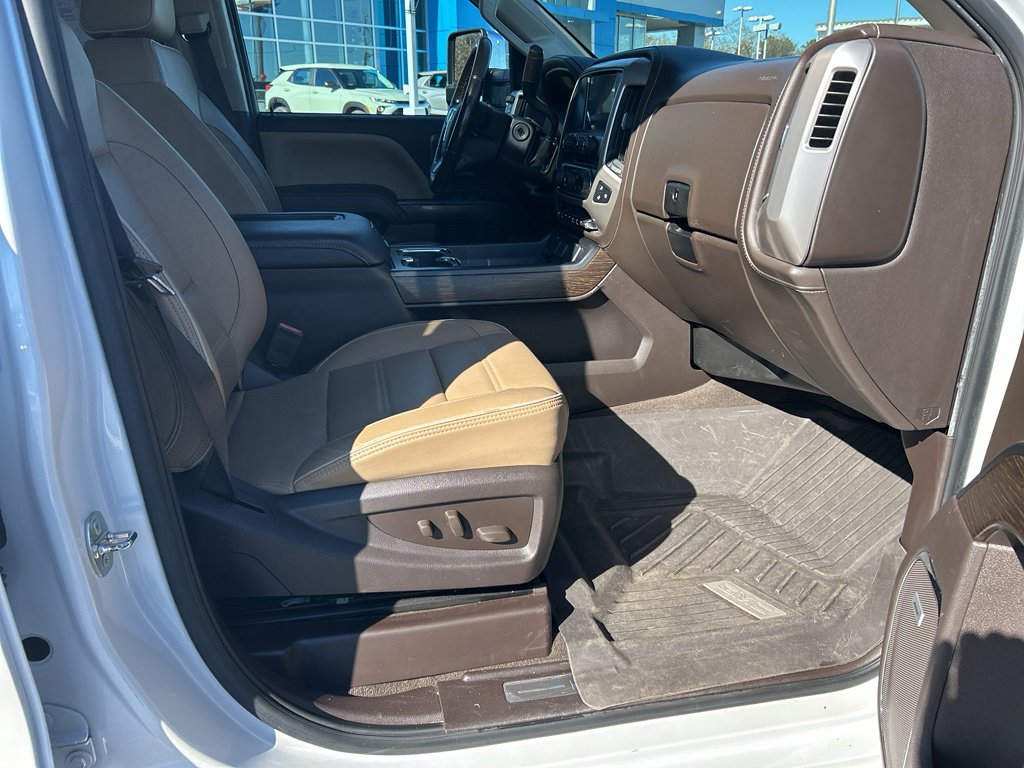 Used 2019 GMC Sierra 2500 Denali w/ Duramax Plus Package AWD/4WD image 23