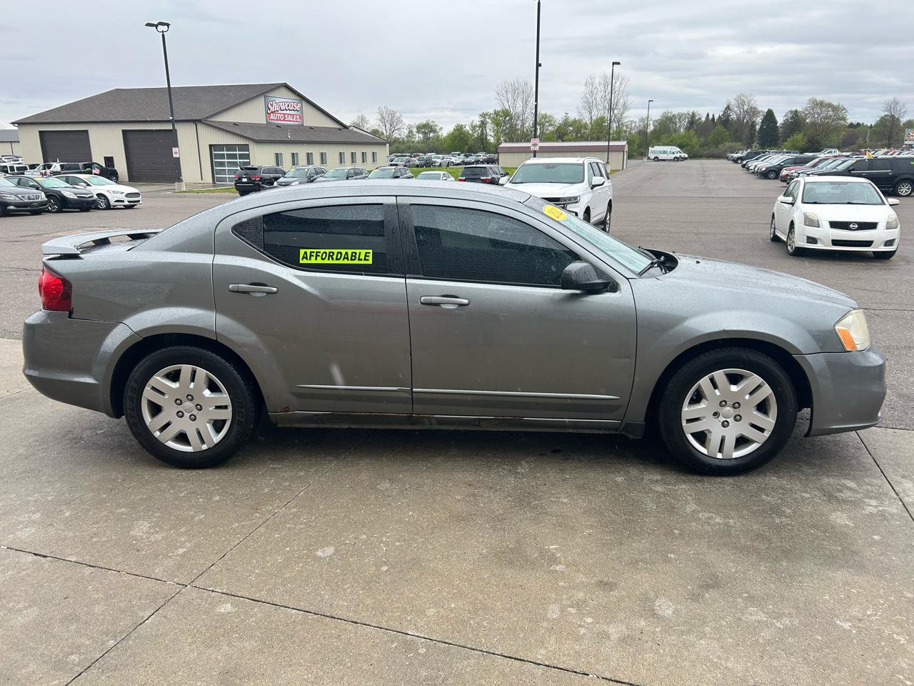 Used 2012 Dodge Avenger SE FWD image 4