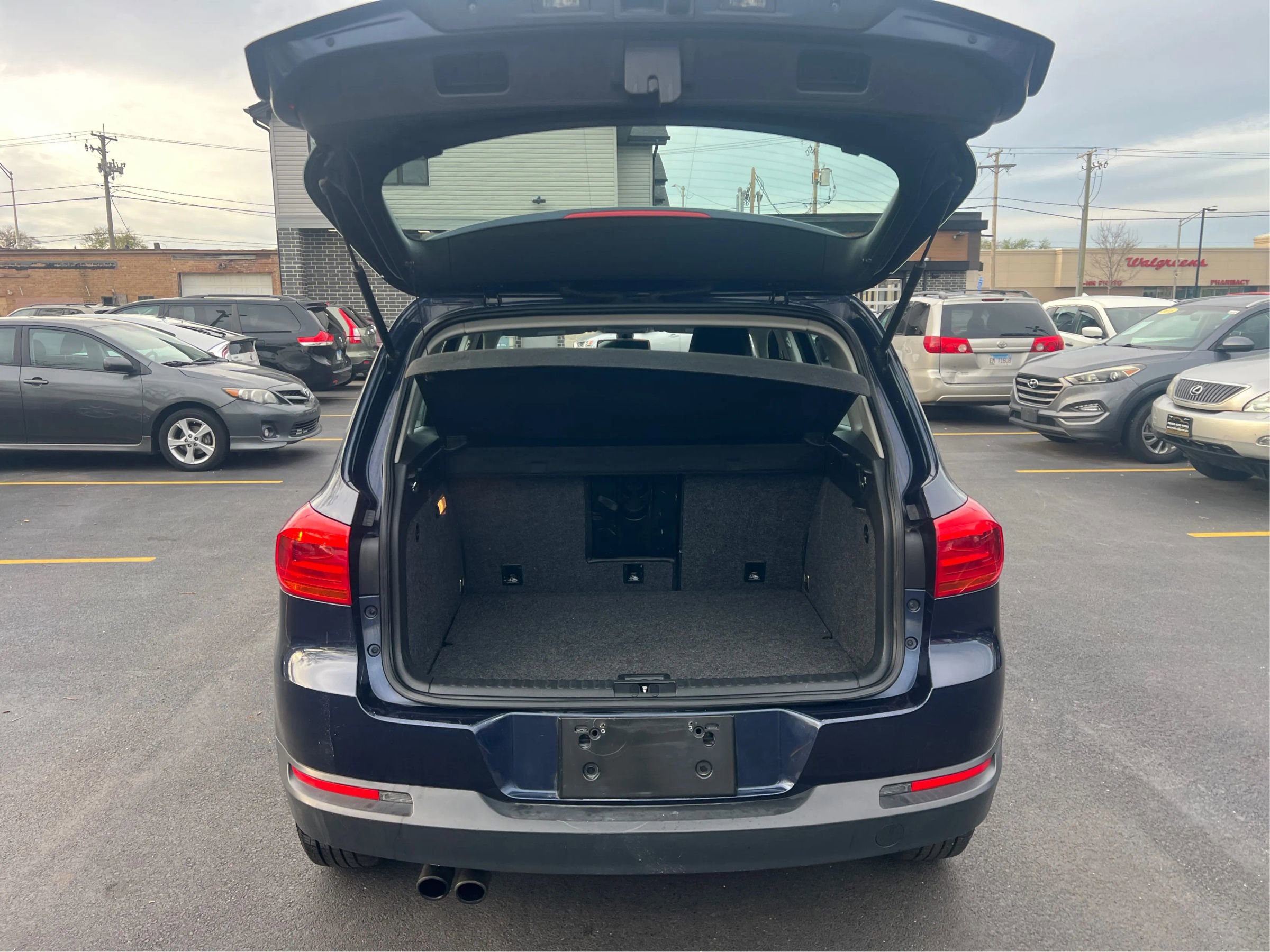 Used 2016 Volkswagen Tiguan S image 14