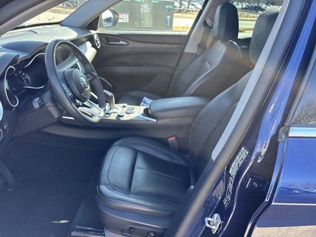 Used 2021 Alfa Romeo Stelvio Ti AWD/4WD image 17