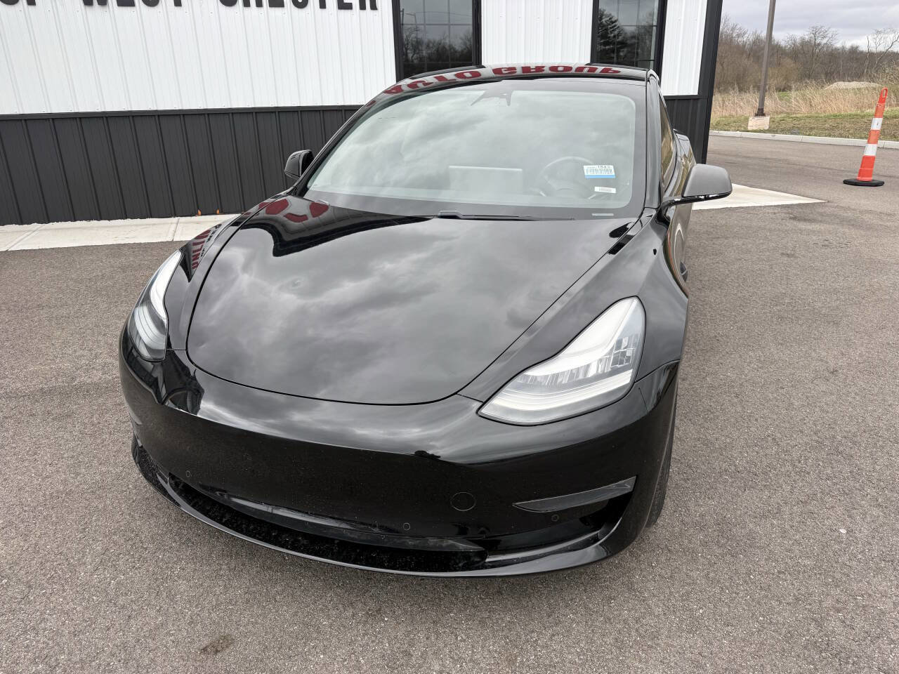 Used 2019 Tesla Model 3 Standard Range Plus image 2