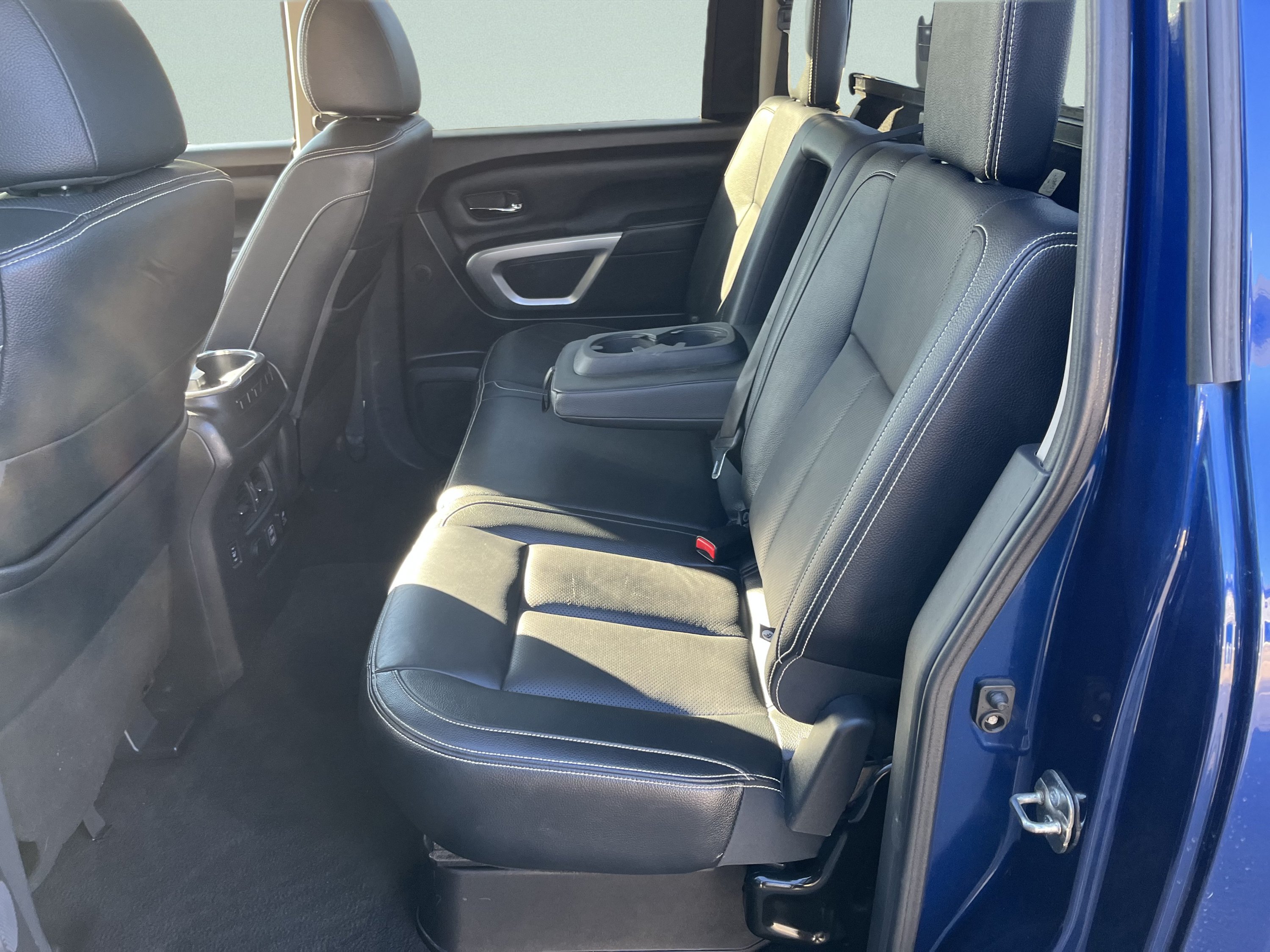 Used 2019 Nissan Titan PRO-4X w/ Pro-4x Convenience Package AWD/4WD image 12