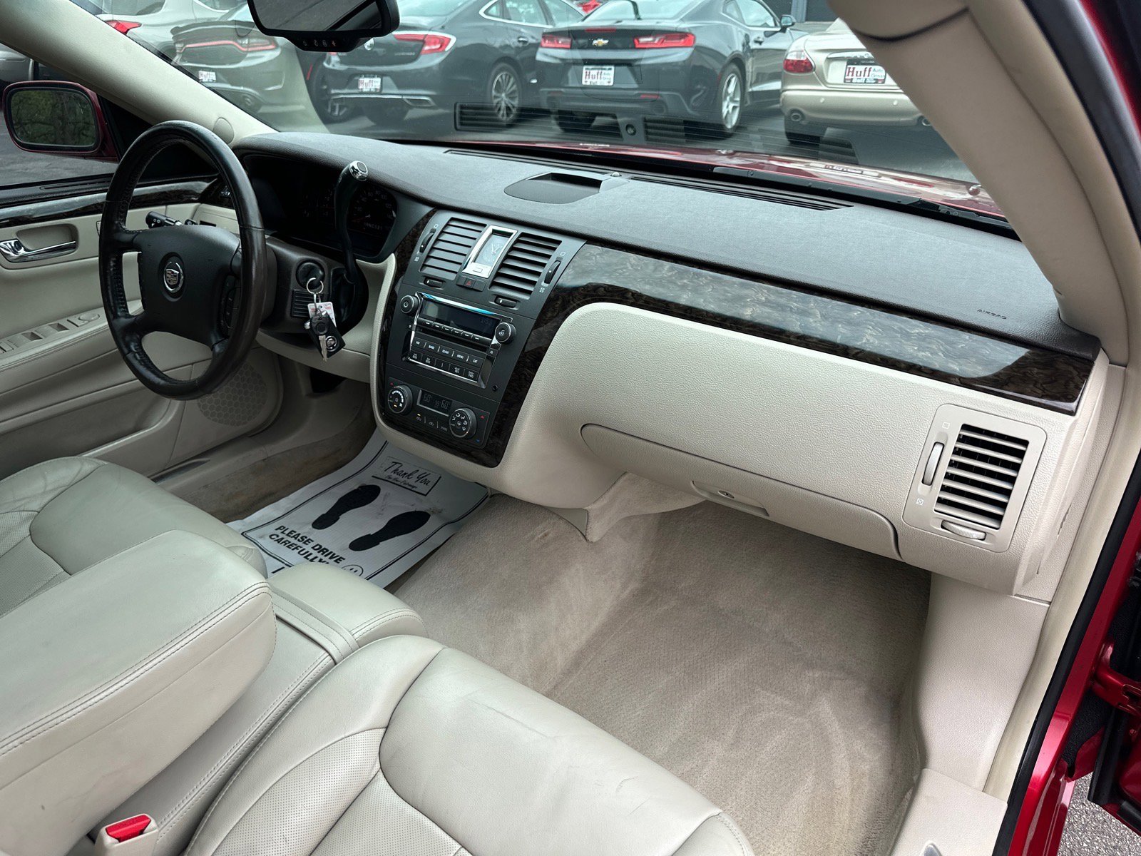 Used 2009 Cadillac DTS w/ Sun And Sound Package FWD image 22