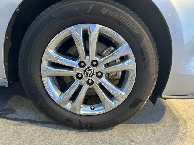 Used 2021 Toyota Sienna Platinum image 30