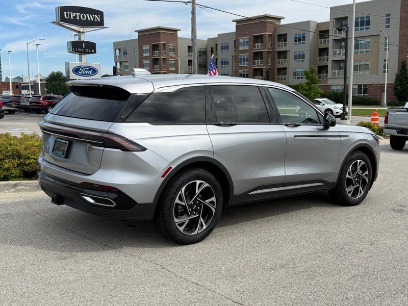 Certified 2025 Lincoln Nautilus Premier AWD/4WD image 3