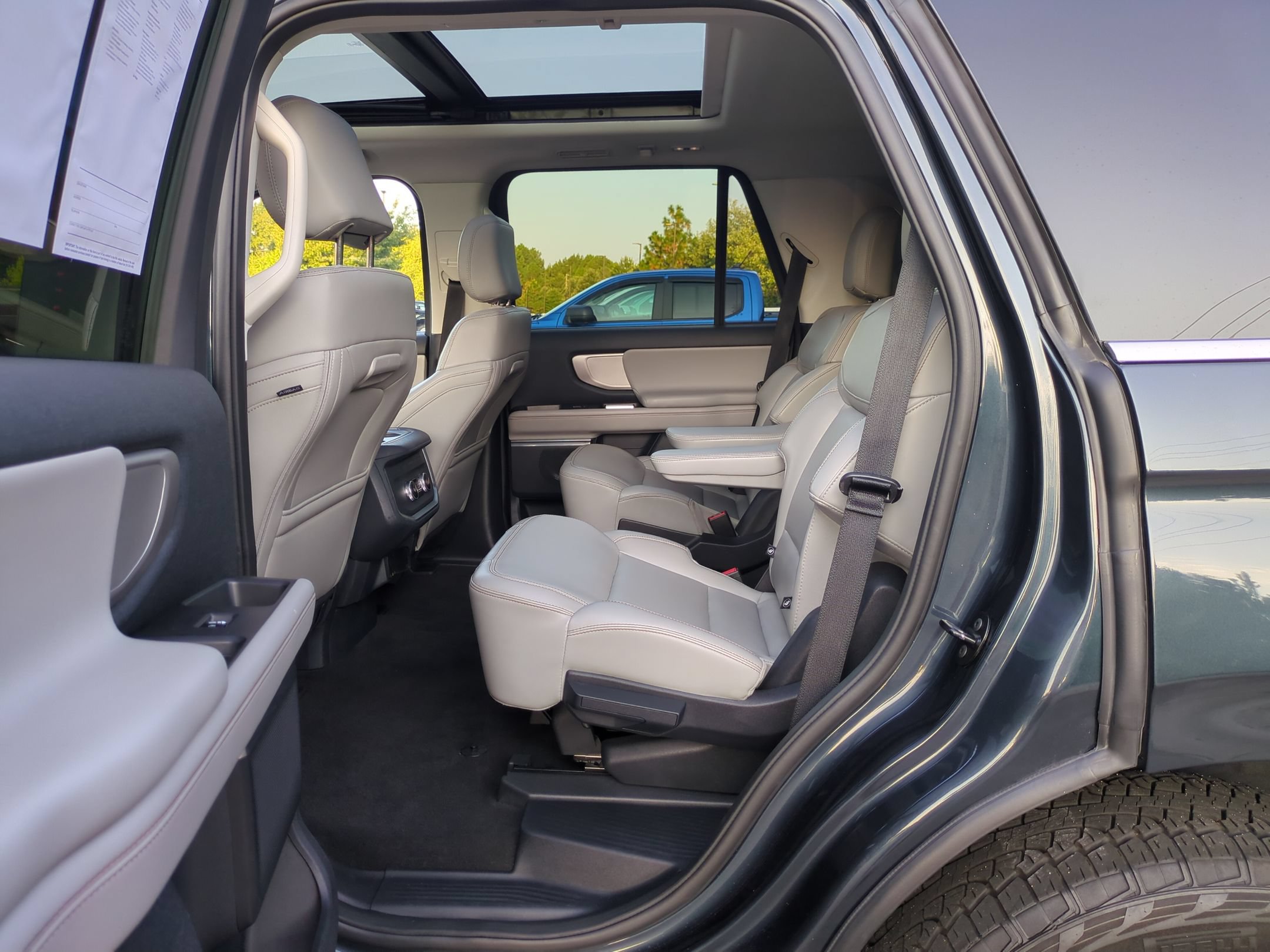 Certified 2025 Ford Expedition Active AWD/4WD image 29