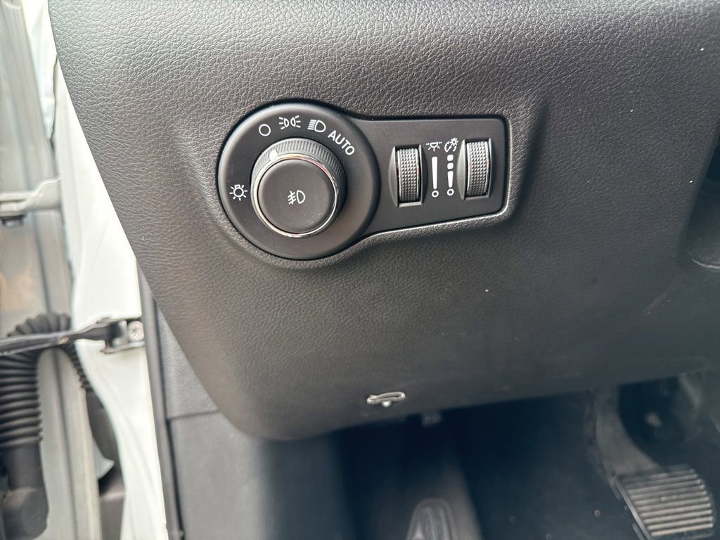 Used 2025 Jeep Compass Limited AWD/4WD image 15