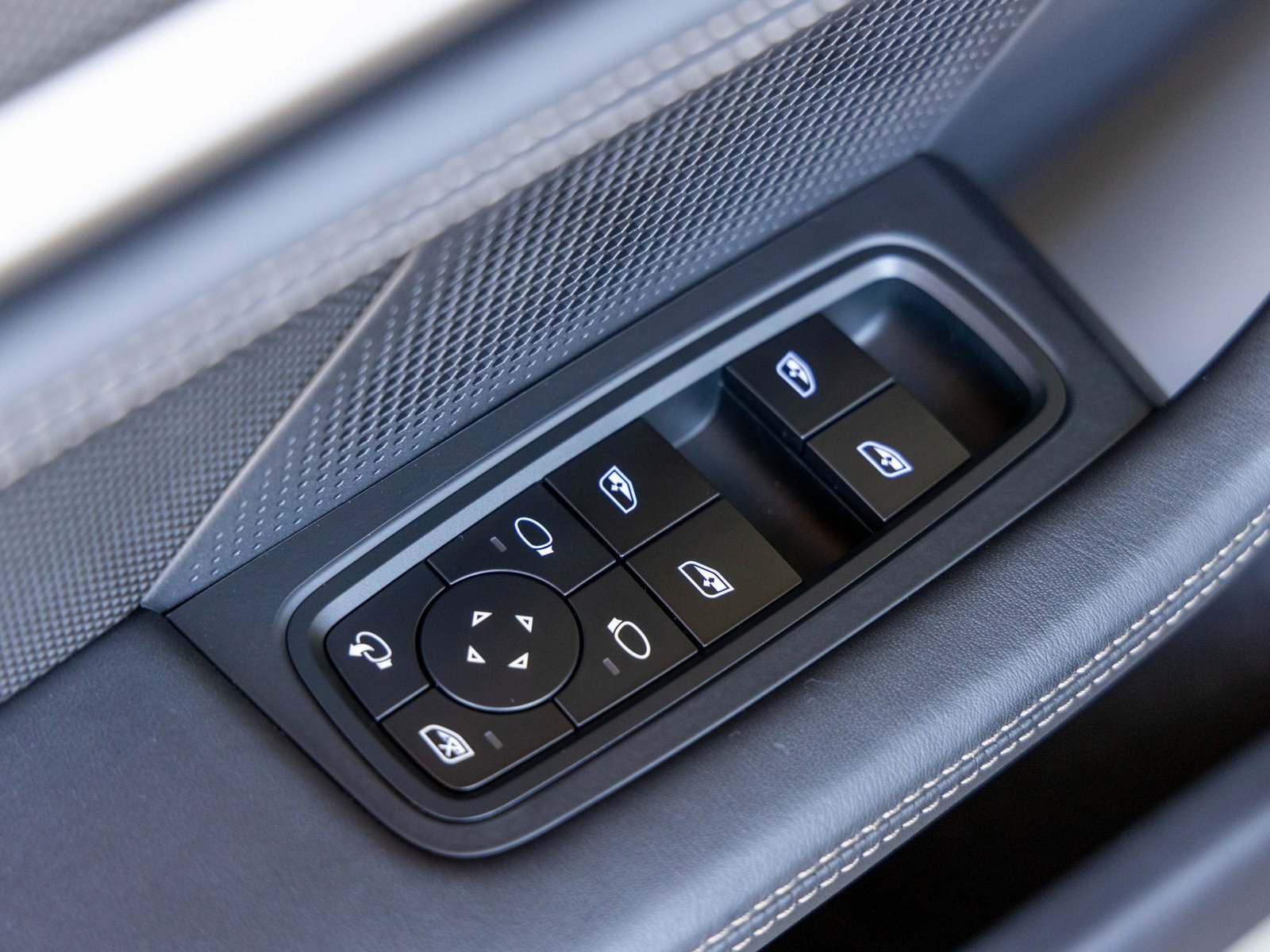 New 2025 Porsche Taycan Turbo S image 50