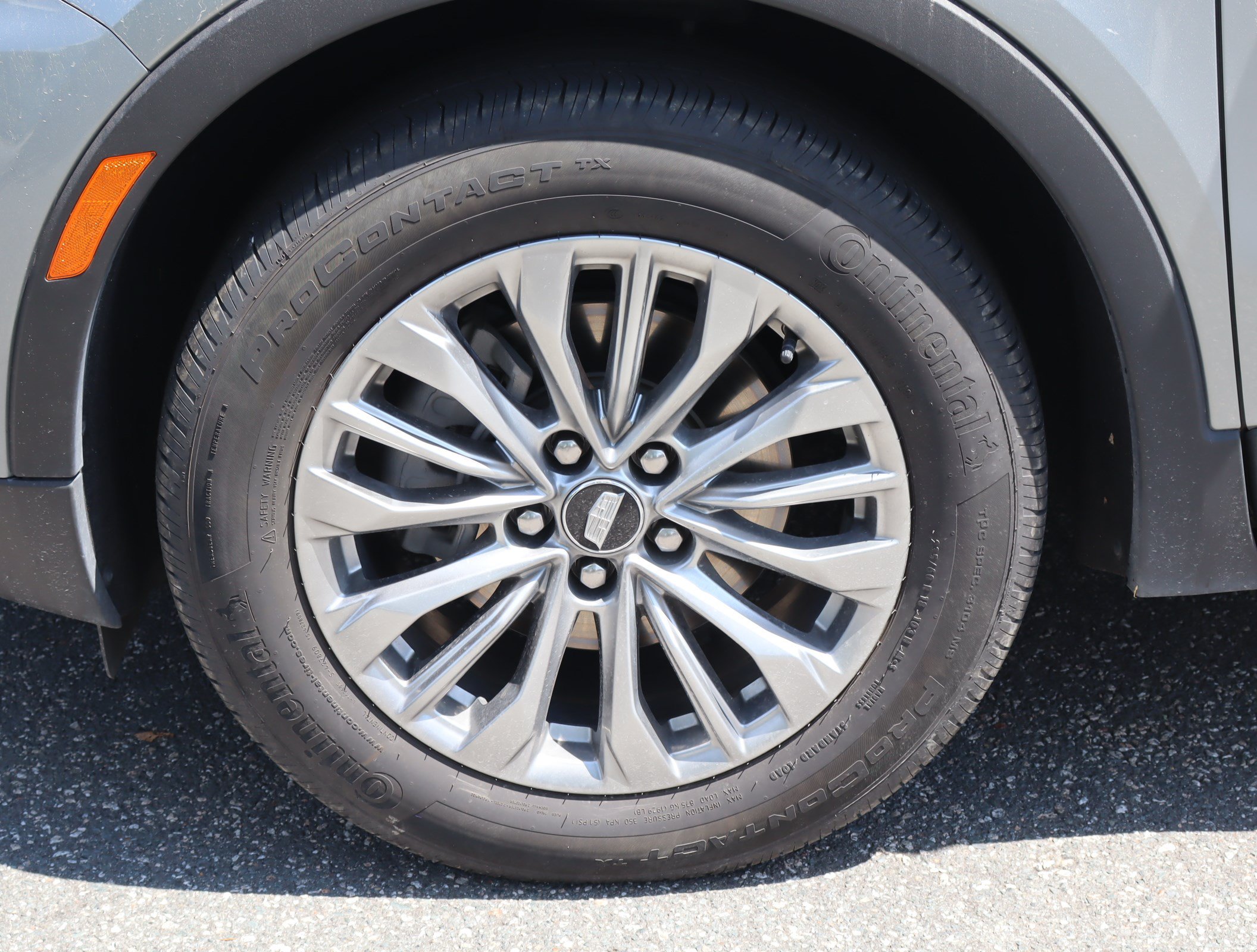 Used 2025 Cadillac XT4 Premium Luxury FWD image 32