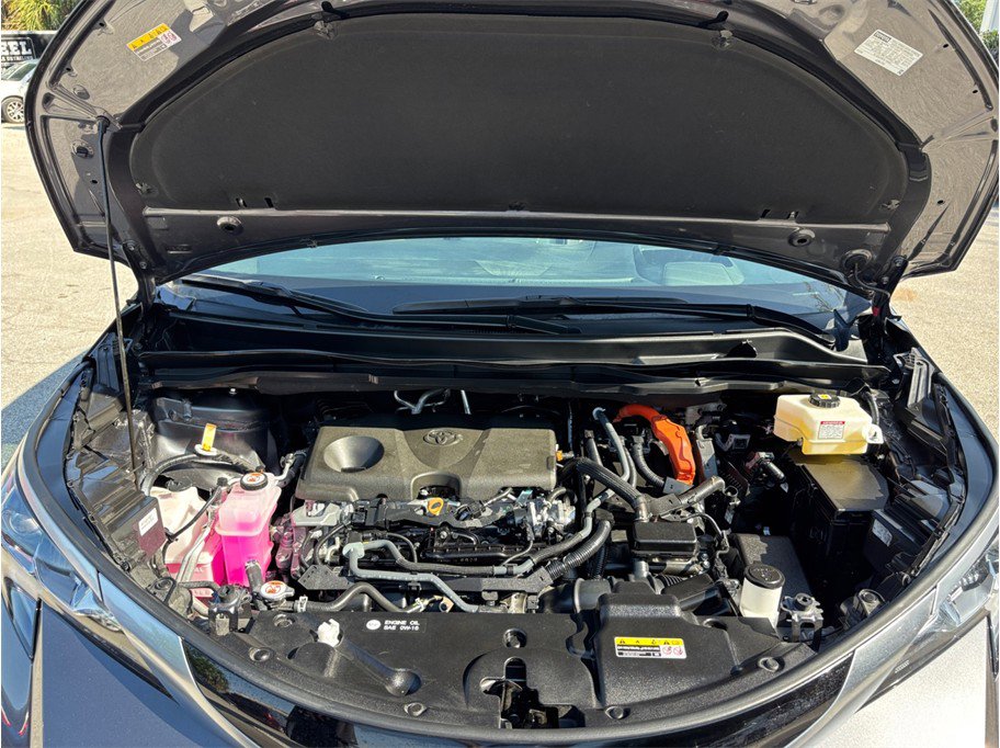 Used 2025 Toyota Sienna Platinum AWD/4WD image 56