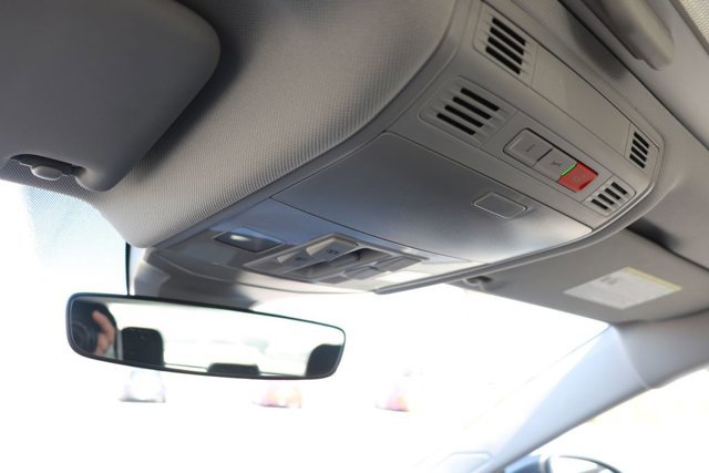 Used 2025 Volkswagen Jetta SE image 27