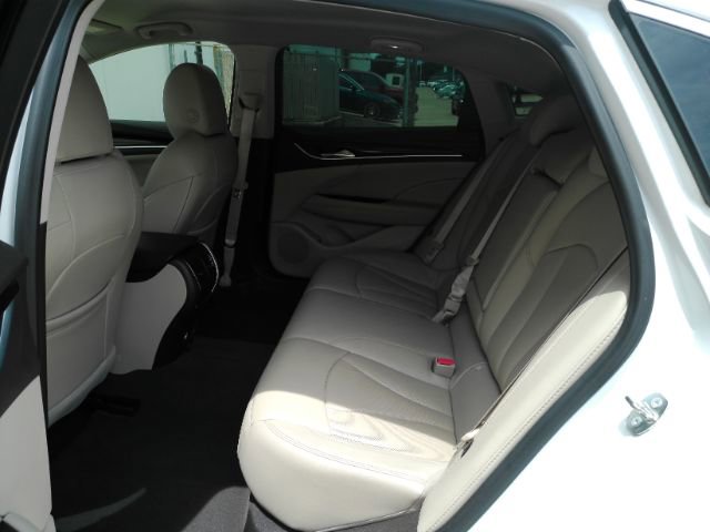 Used 2017 Buick LaCrosse Essence FWD image 17