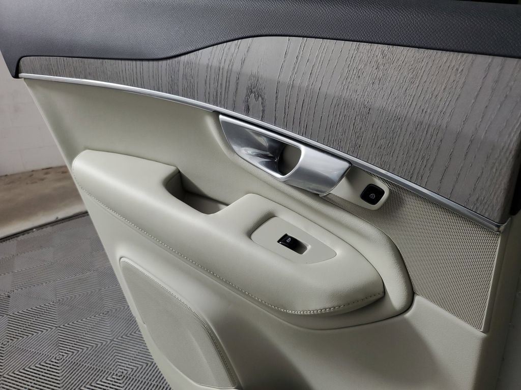 Certified 2025 Volvo XC90 T8 Core AWD/4WD image 20