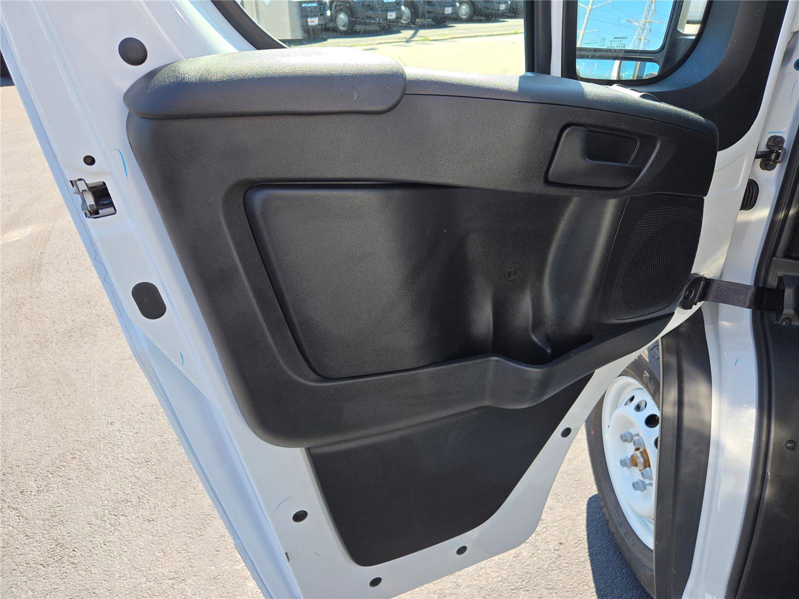 Used 2025 RAM ProMaster 2500 w/ Convenience Group image 22