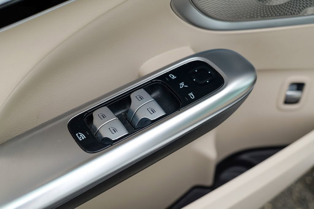 Used 2022 Mercedes-Benz C 300 4MATIC Sedan w/ Pinnacle Trim Package image 19